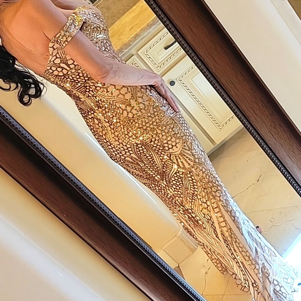 Gorgeous Gold Sequined Off-shoulder Fishtail Ball Gown, XS - Picture 14 of 16